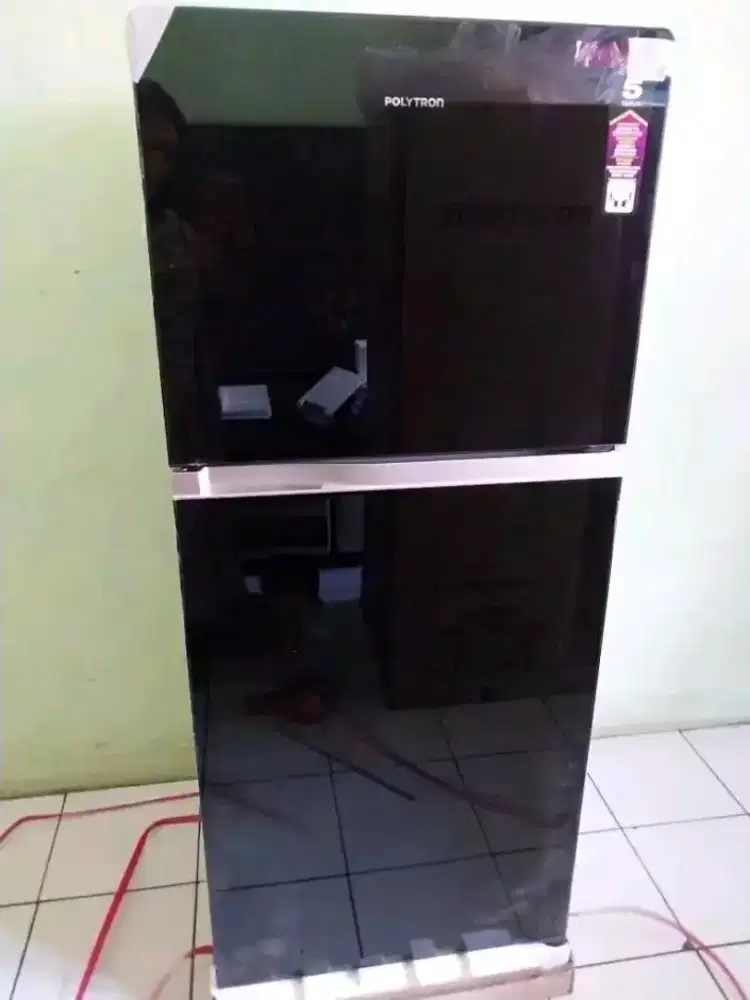 Kulkas Polytron 2 pintu tipe Prw 23mnx
