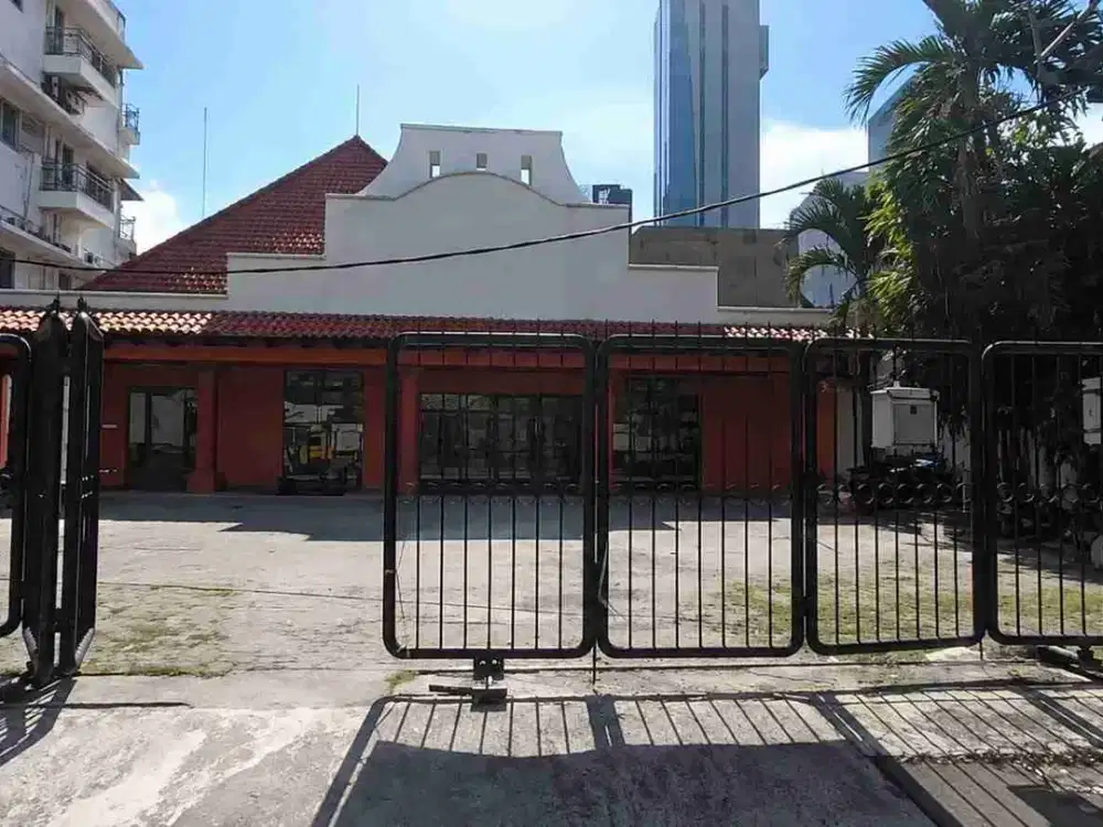 *FOR SALE*
RUMAH USAHA DI JALAN SUMATRA