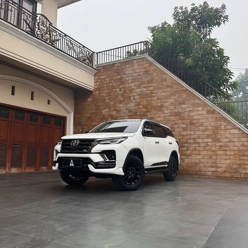 Toyota Fortuner Type 2.8 VRZ GR Sport A/T Tahun 2023