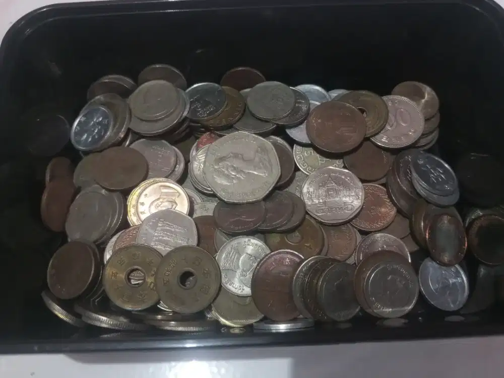 Uang kuno asing dan rupiah