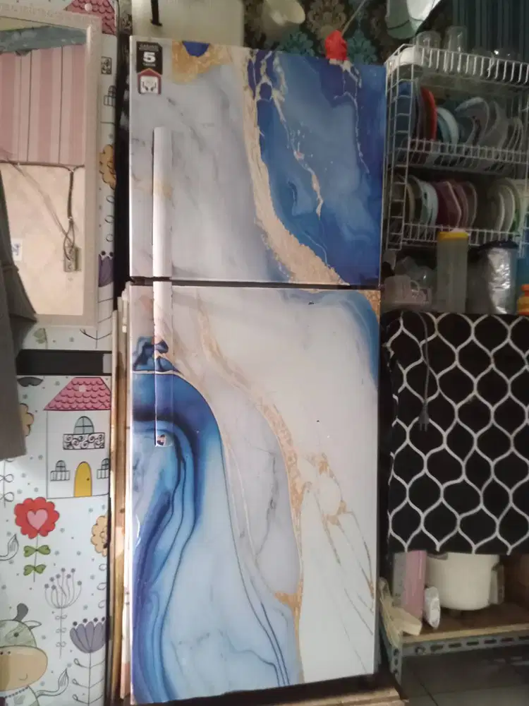 Kulkas Panasonic 2 pintu warna asli merah
