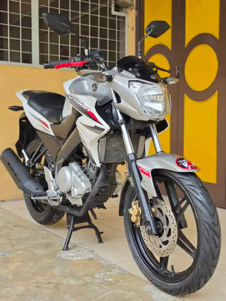 Yamaha Vixion / Vixion 150 Lightning 2014, White Premium Metalic.