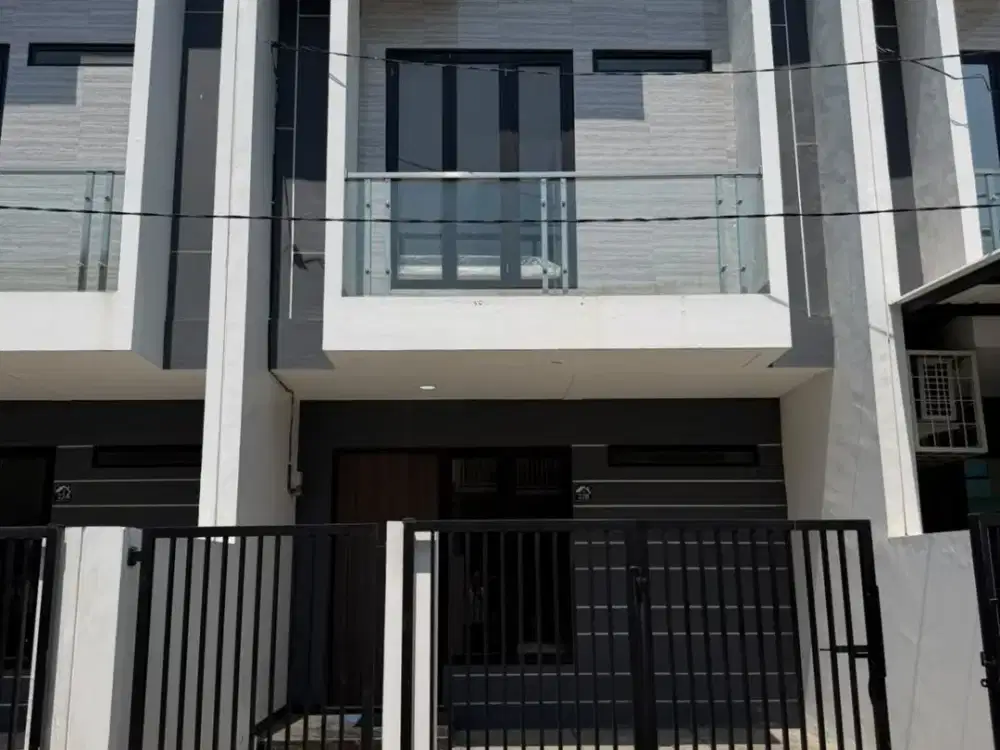 RUMAH SPLIT LEVEL RUNGKUT MODERN