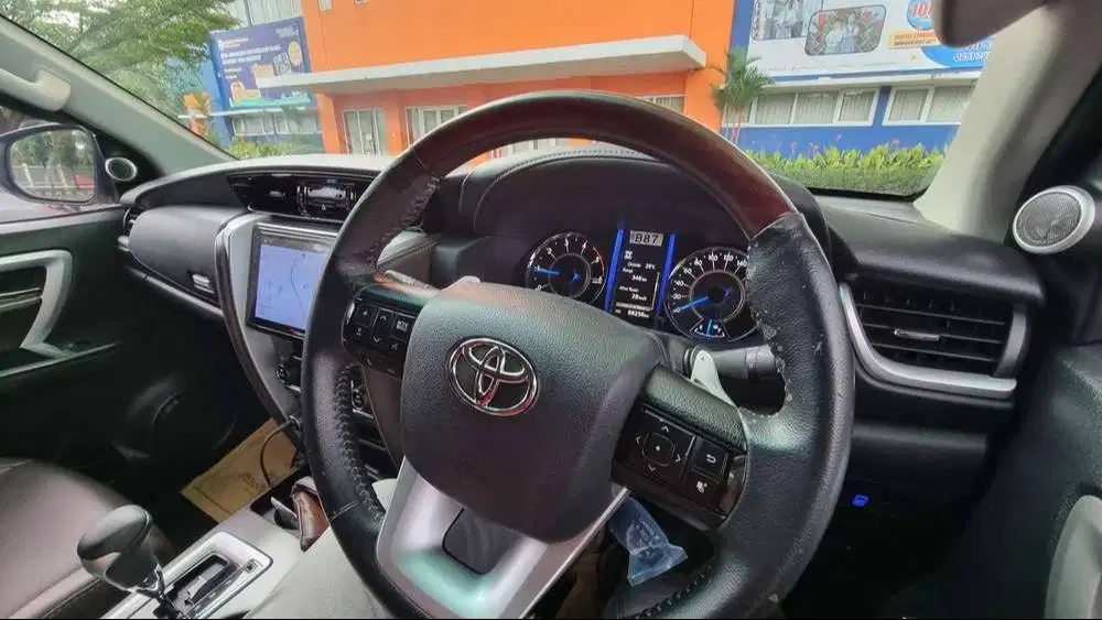 toyota fortuner (2019)