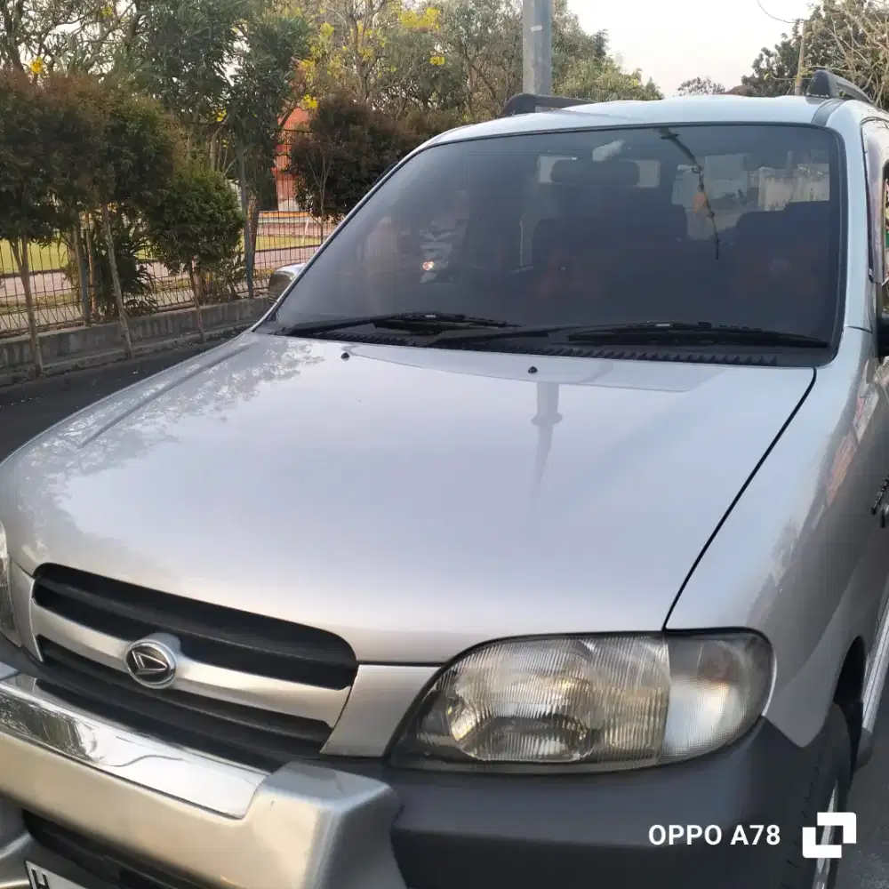 Daihatsu Taruna CL 2004 Silver SPT Baru