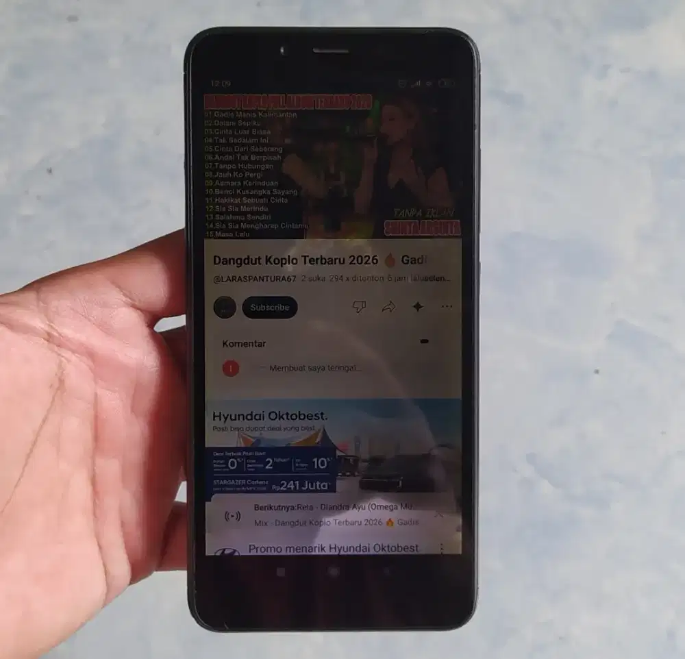 Redmi 6A ram 2/16 msh original minus lcd agak gelap akibat kena minyak