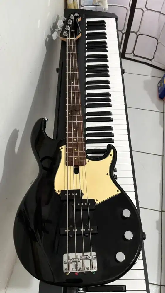 Bass Yamaha BB 434 Black hitam