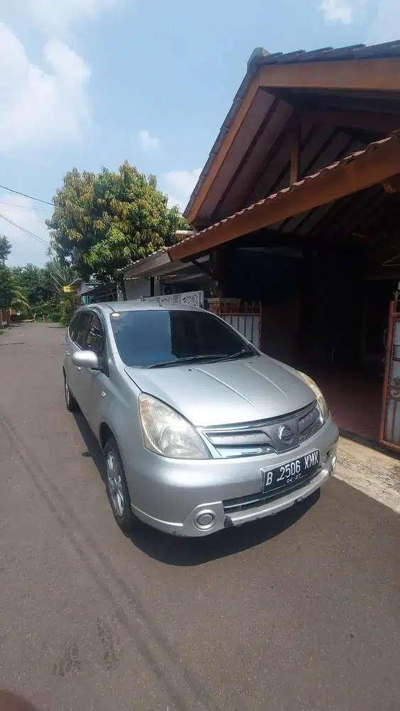 Nissan Grand livina 2012 Bensin