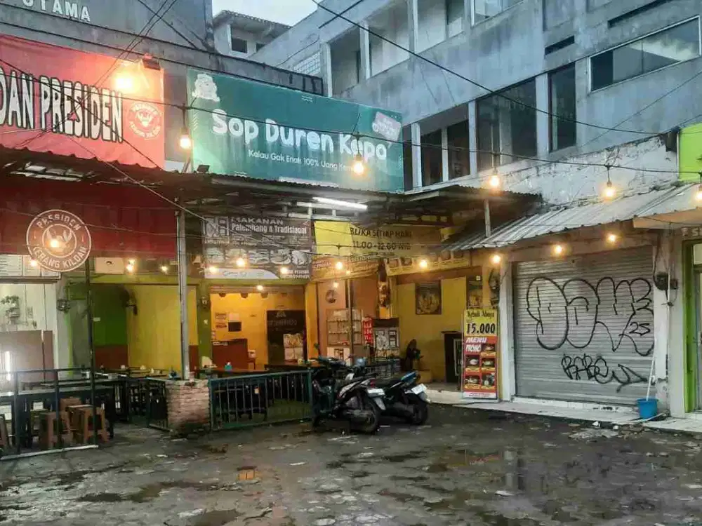 toko jalan Raya Wr Supratman kp Utan Ciputat timur