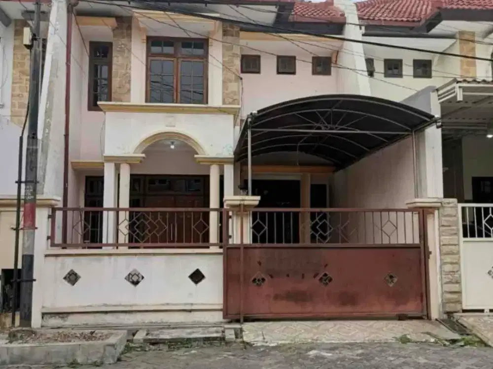 Murah Rumah 1.5 Lantai Row Jalan Lebar di Taman Pondok Indah Wiyung, Surabaya Barat