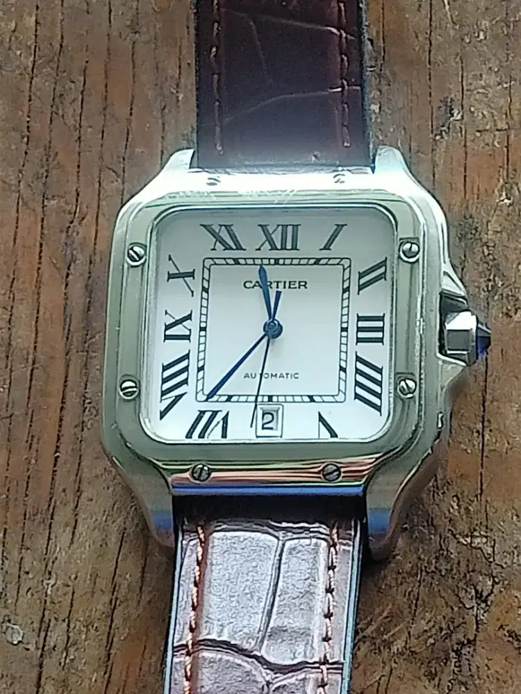 Jam tangan Cartier