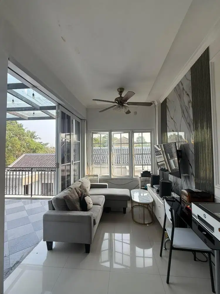 Di Jual rumah 3 Lantai di Jagakarsa