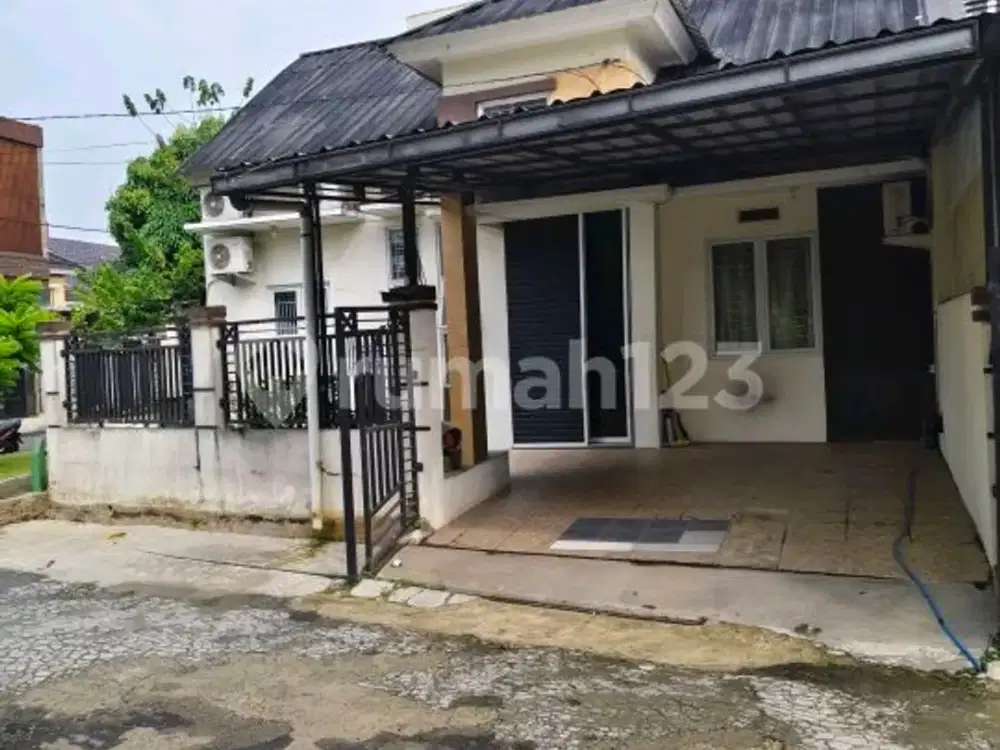 Berikut Beberapa Pilihan Judul yang Lebih Cocok untuk Iklan di Rumah123:dijual Rumah Hook Siap Huni di Kristal Garden, Lokasi Strategisrumah Posi