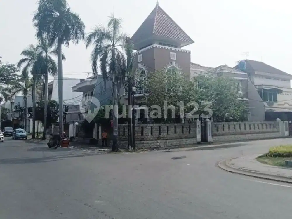 Dijual Rumah Mewah Hook 2,5 Lantai di Citra Garden Jakarta Barat