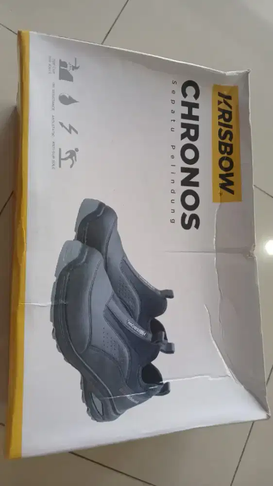 Sepatu pelindung krisbow