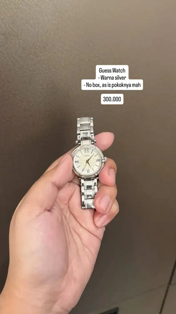 Jam Tangan GUESS Wanita Silver Angka Romawi – Tanpa Box