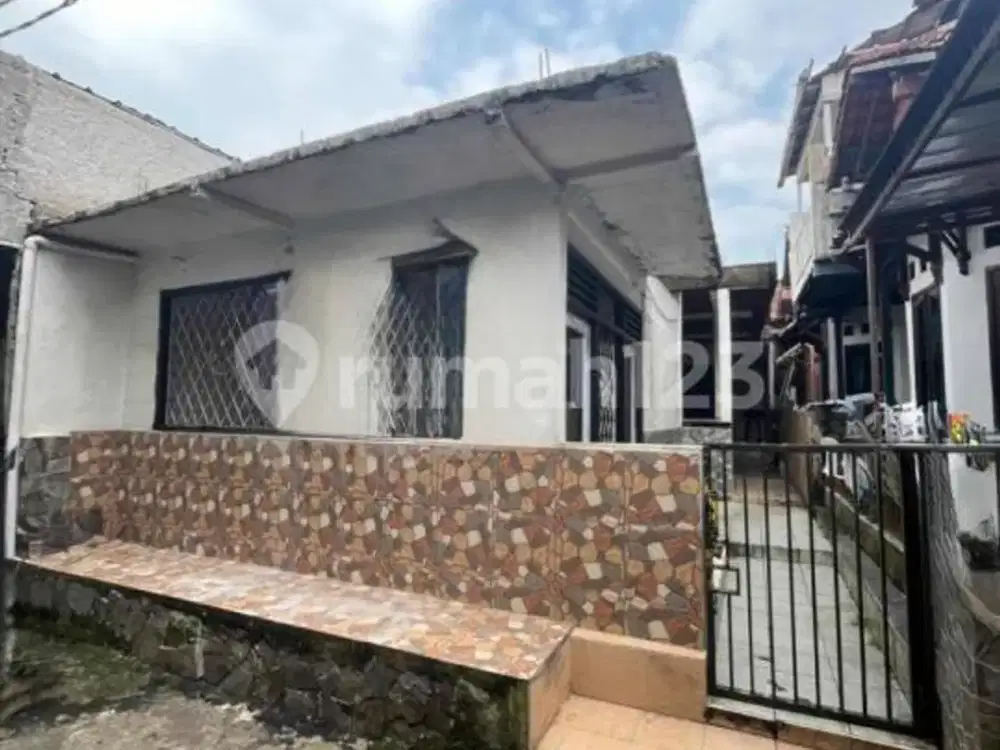 Dijual Rumah + 6 Kontrakan + Aula di Semplak Bogor - SHM, LT 396 M²