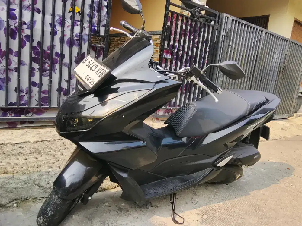 Honda PCX 160 black