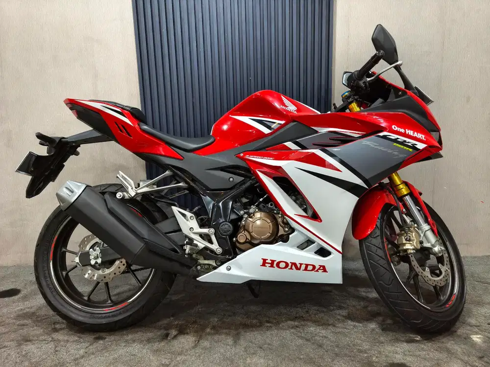 CBR 150R 2021 SE istimewa mulus terawat siap pakai...