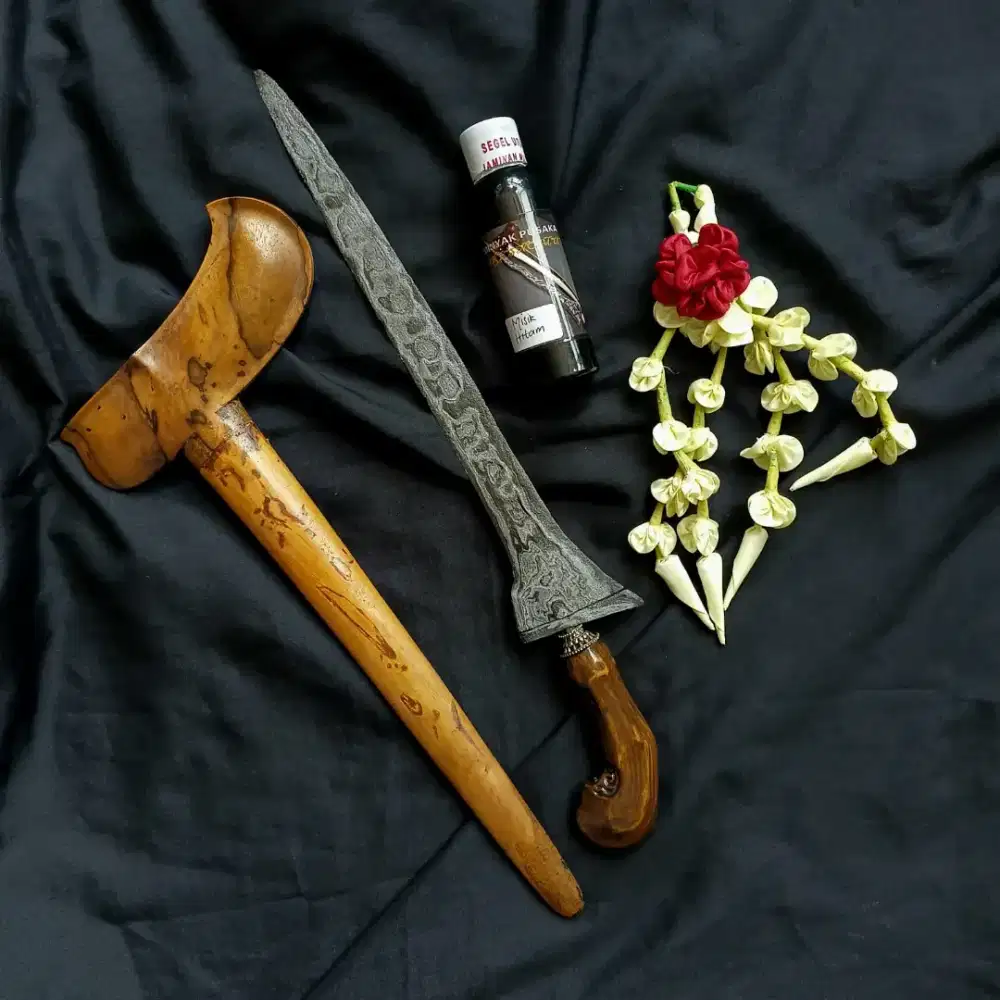 Keris sepuh brojol pamor Melati sinebar GRATIS MINYAK PUSAKA