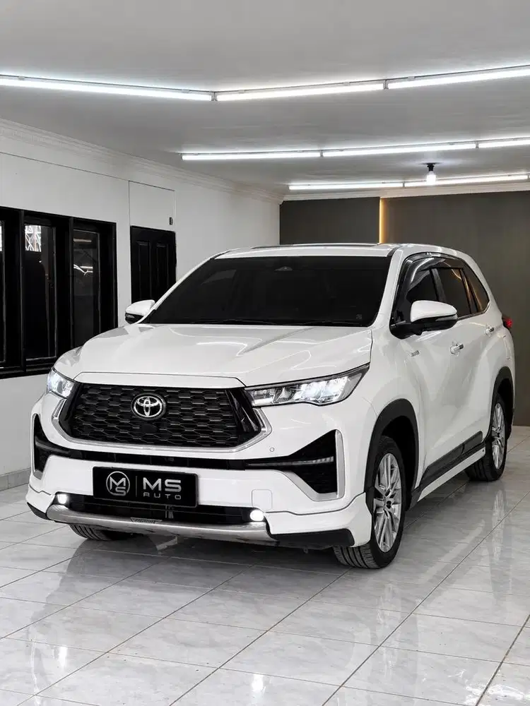 INNOVA ZENIX Q HYBRID TSS MODELISTA 2025