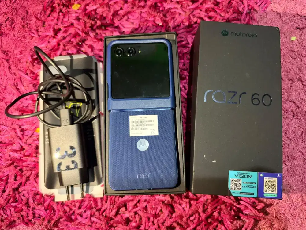 Motorola razr 60 like new