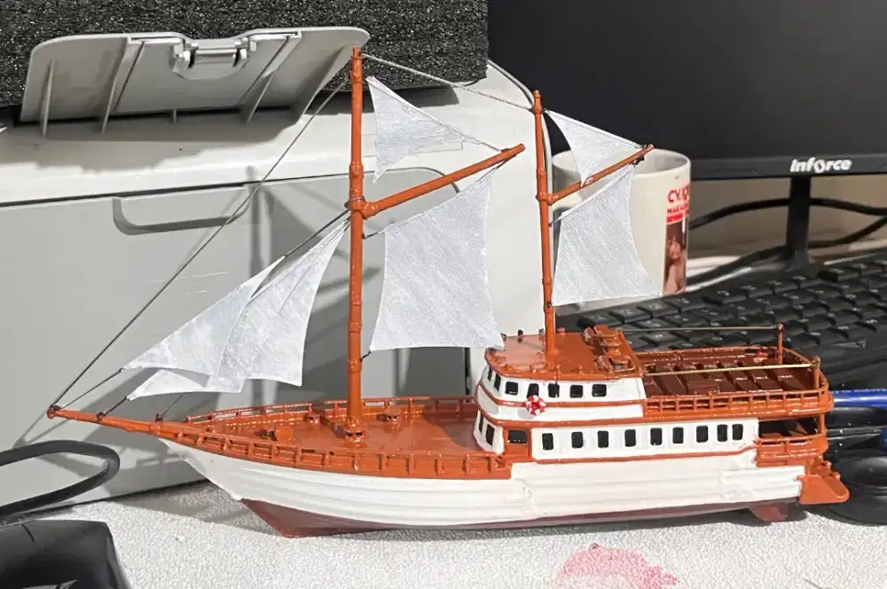 Miniatur Kapal Pinisi