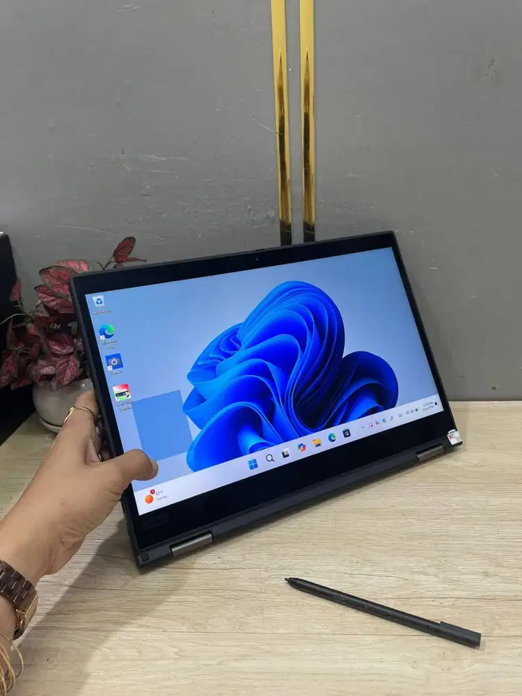 LAPTOP LENOVO YOGA X390 i7 GEN8 16/256 LAYAR 13.3 INCH  TOUCHSREEN *ET