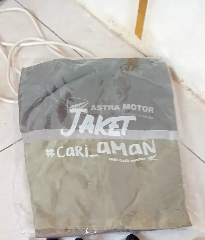 Jaket Honda Masi Baru Lok Sawangan Pasir putih