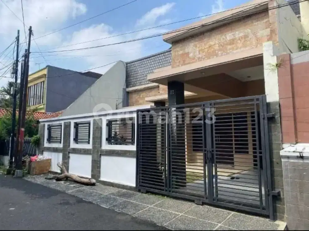 Komplek Abadi Rumah 2 Lantai,Siap Huni Deket Bkt, Deket Jln Sugiono, Deket Stasiun Klender, Deket Transportasi Umum, Aman Tidak Banjir,