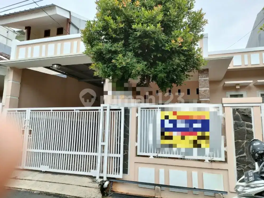 Dekat BKT, Rumah Baru di jual cepat, Komplek, aman tidak banjir.