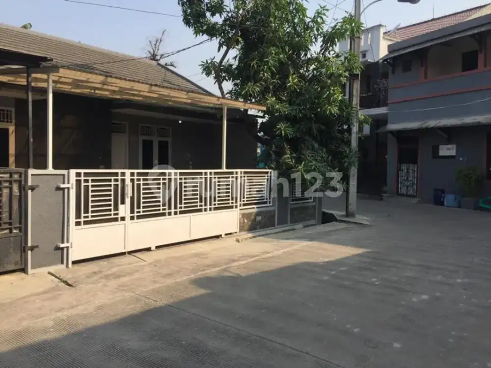 Rumah Strategis Dalam Komplek Kav. Agraria Kayuringin Jaya - Dekat Stadion Patriot, Pemkot, Summarecon Mall & Tol Bekasi. Jual Cepat, Nego Sampai