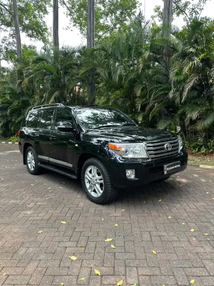 Toyota land cruiser vx200 automatic full option