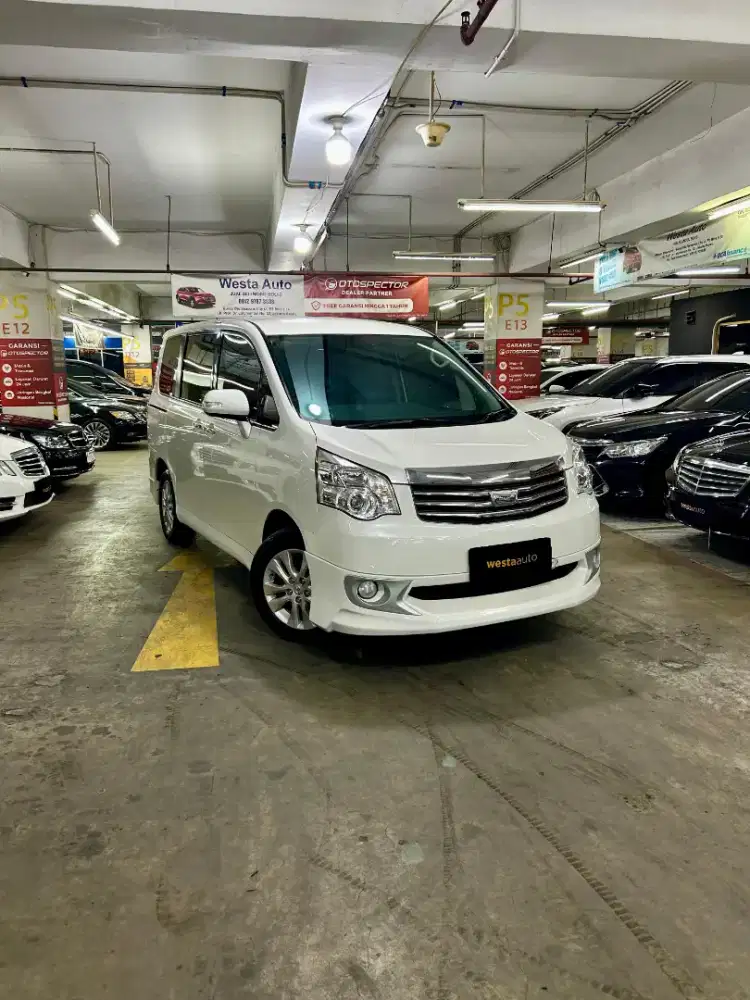 Low KM Toyota NAV1 2.0 V Limited AT 2017 Terawat