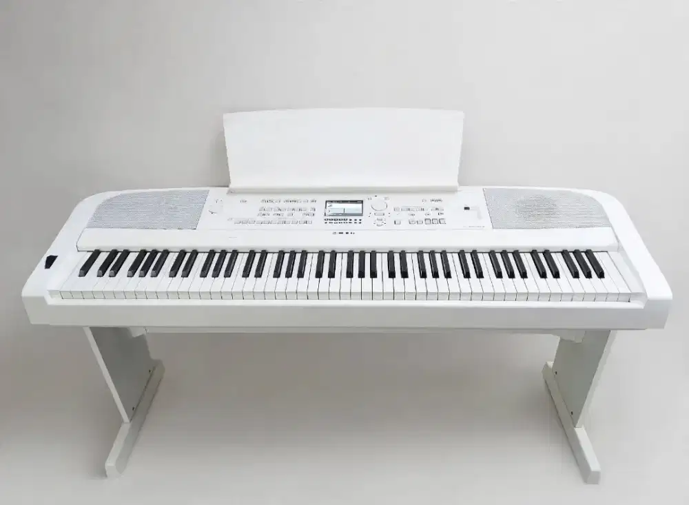 Piano Yamah4 dgx 670