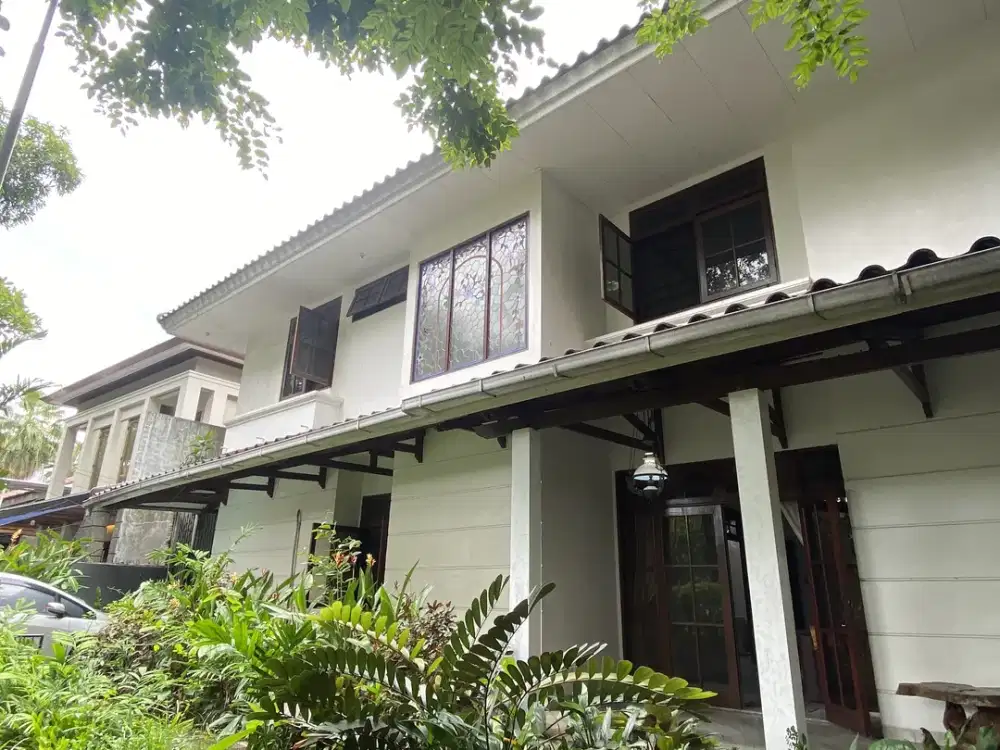 DISEWAKAN Rumah Lingkungan Asri di Kebayoran Baru, Jakarta Selatan