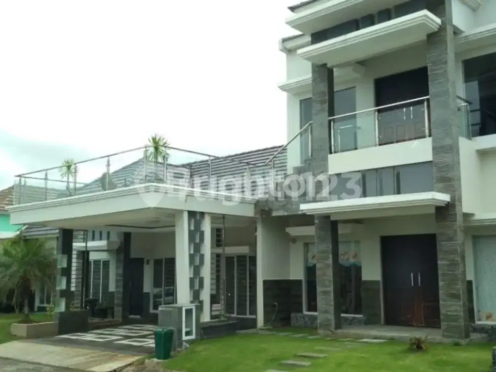 Rumah mewah lingkungan aman dan nyaman di Batam Centre