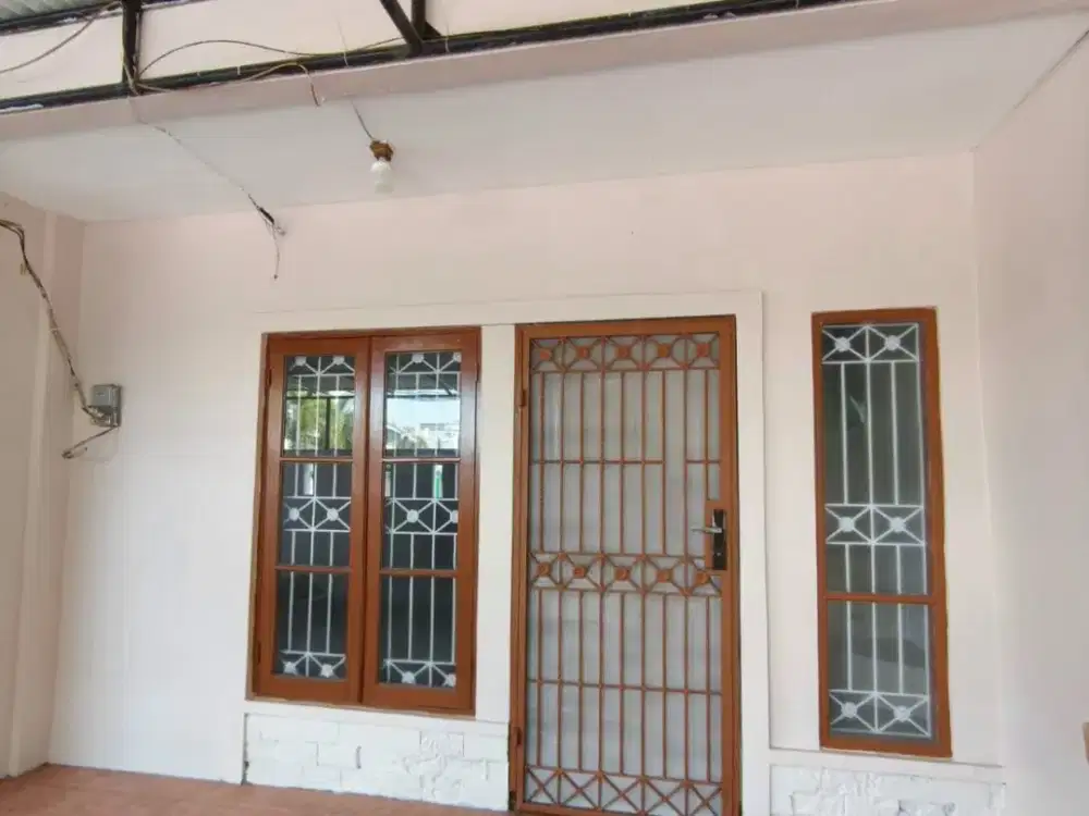 Dijual Rumah Hook 2 Lantai Permata Palem Jakarta Barat