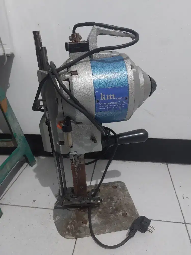 Mesin potong kain KM 8 inc