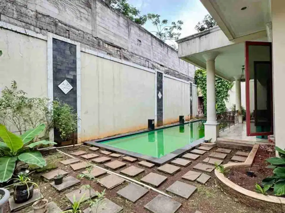 Rumah Lama Siap Huni di Cilandak Barat Jaksel