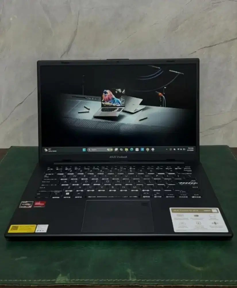 ASUS Vivobook Go 14 E1404FA Ryzen 5-7520U Ram 8GB ssd 512GB garansi