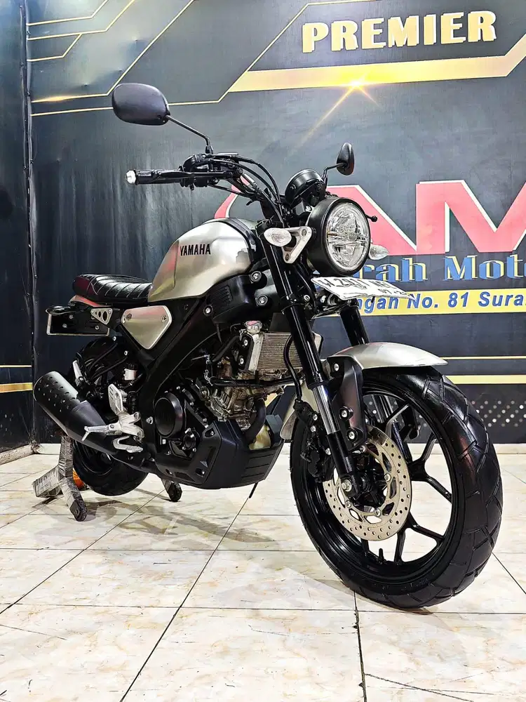 Yamaha XSR 155cc silver matte mewah th 2023. Anugerah motor rungkut