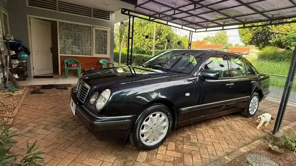 Mercedes Benz W210 E320 Elegance