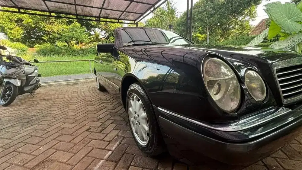 Mercedes Benz W210 E320 Elegance