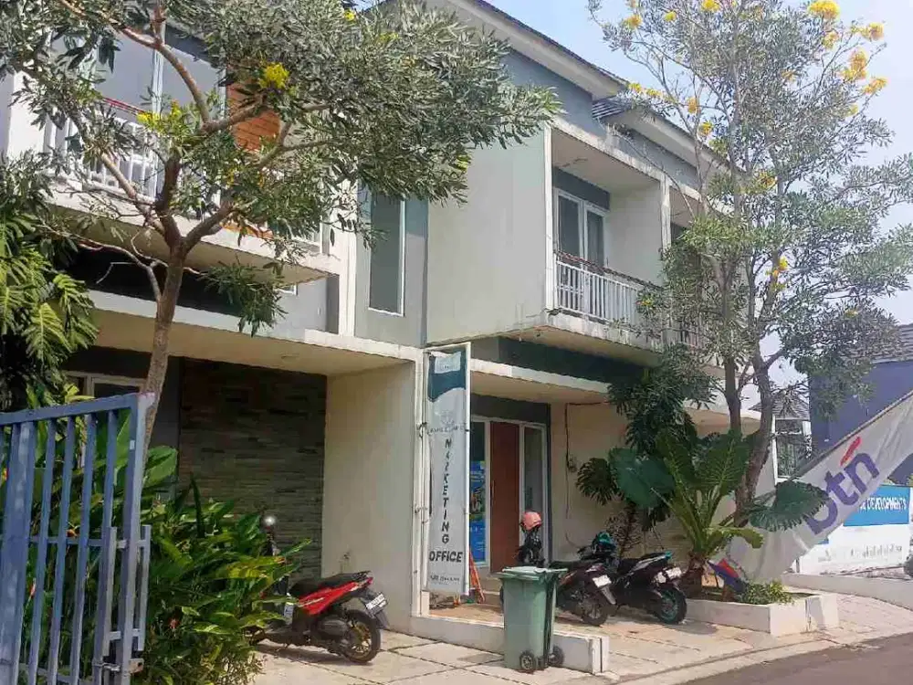 Rumah 2 lantai lokasi strategis