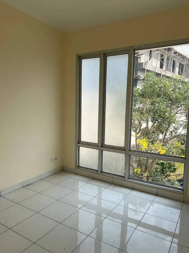 Dijual / Disewakan Rumah 2 Lantai Sektor 7C Gading Serpong tangerang