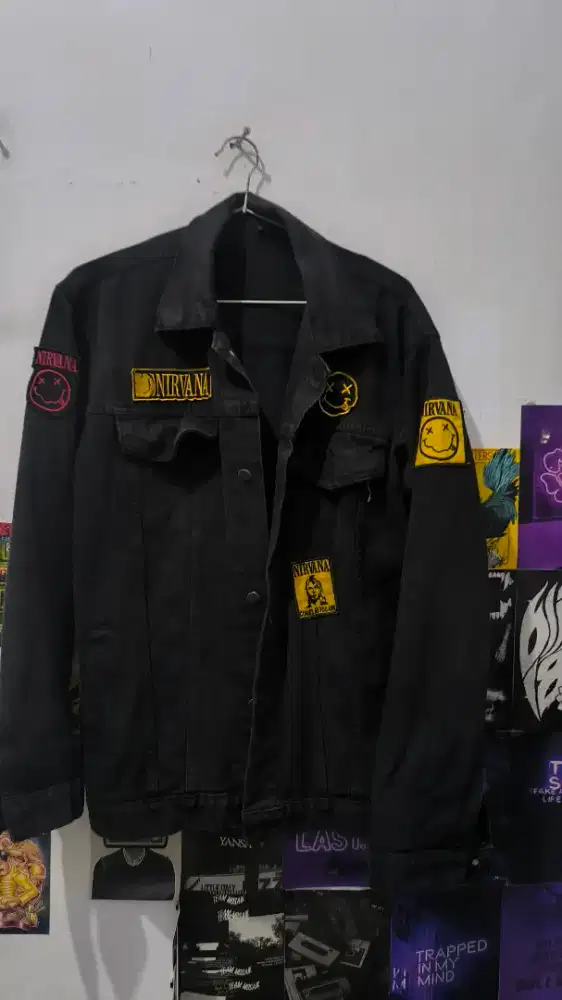 Di Jual Jaket hoodie dan jaket Levis,sepatu pantofel pria