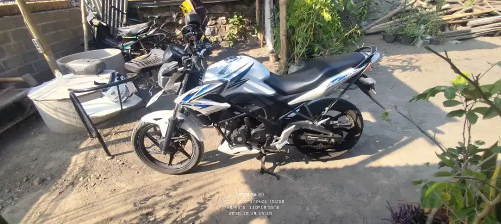 CB150R StreetFire old