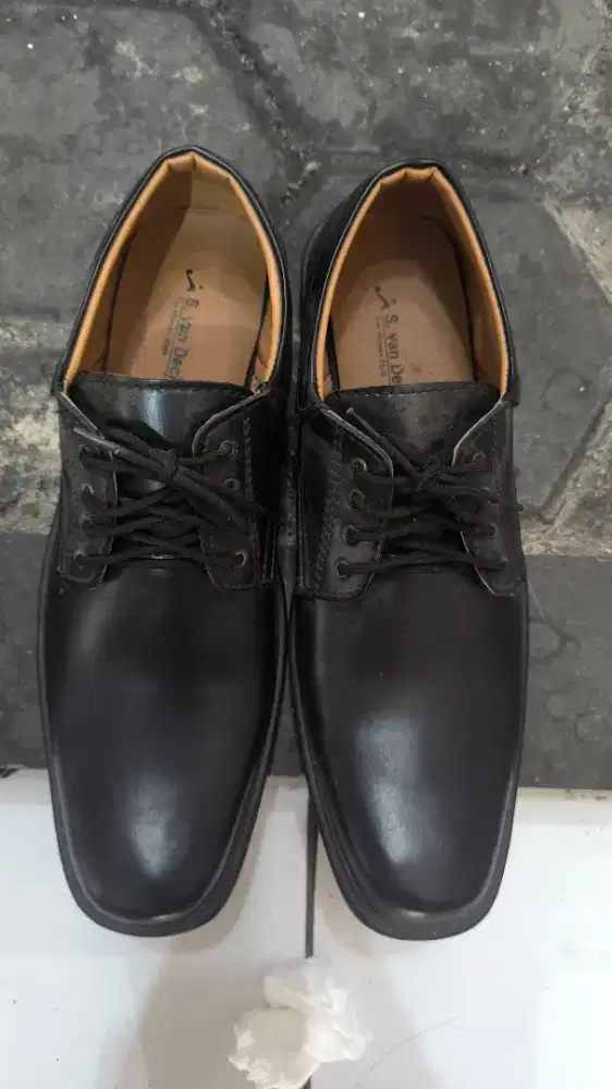 Sepatu Pantofel Pria ukuran 44