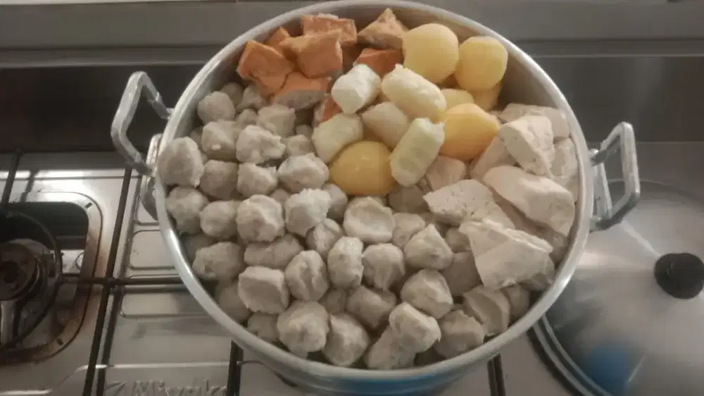 PRAMU SAJI KIOS SIOMAY & BATAGOR